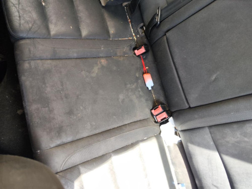 ENGANCHE CINTURON TRASERO CENTRAL Volkswagen GOLF VI (5K1)(10.2008) 
