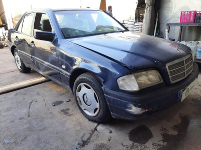 MERCEDES-BENZ CLASE C (BM 202) BERLINA