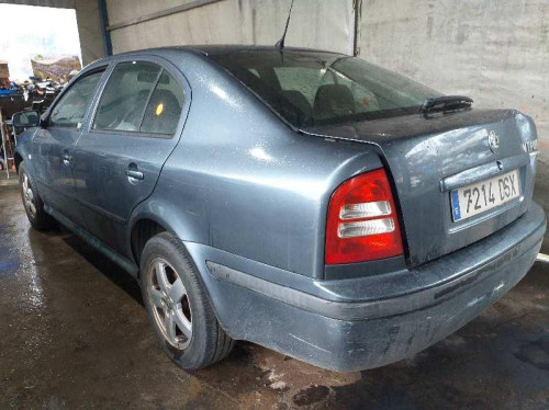  SKODA OCTAVIA BERLINA (1U2) 