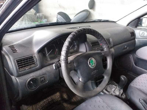  SKODA OCTAVIA BERLINA (1U2) 