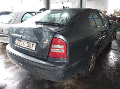  SKODA OCTAVIA BERLINA (1U2) 