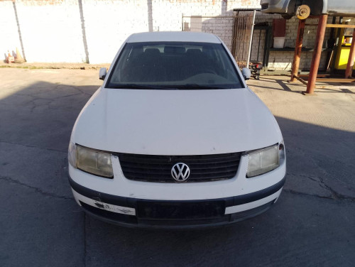 VOLKSWAGEN PASSAT BERLINA (3A2) — автомобиль-донор на запчасти 