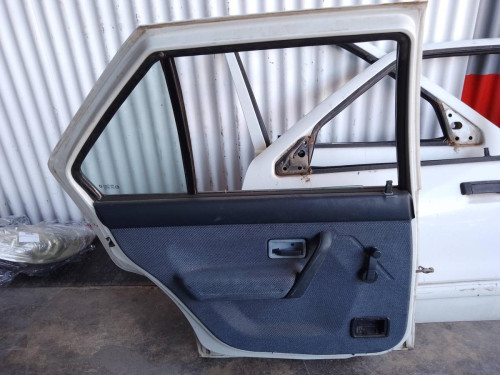 PUERTA TRASERA IZQUIERDA RENAULT R 19 BERL. CON PORTÓN (B/C53) 