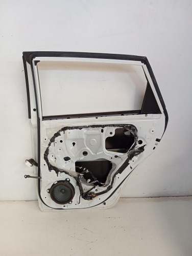 PUERTA TRASERA DERECHA TOYOTA AURIS (E18) 