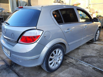 OPEL ASTRA H BERLINA