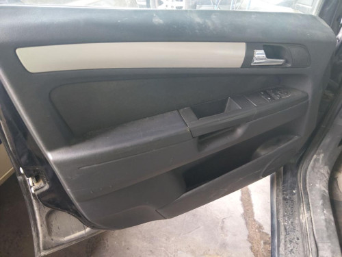 OPEL ZAFIRA B — vehículo donante para recambios 