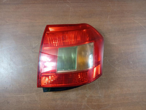 PILOTO TRASERO DERECHO Toyota COROLLA (E12) 