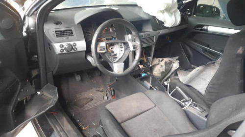  OPEL ASTRA H GTC 