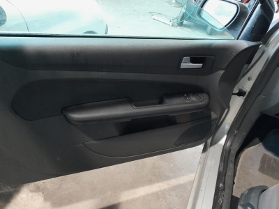 FORD FOCUS BERLINA (CAP)