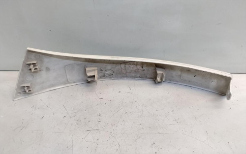 MOLDURA BAJO FARO IZQUIERDO Peugeot BOXER (330/333) FURGÓN ACRISTALADO BAT.3000MM 