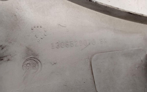 MOLDURA BAJO FARO IZQUIERDO Peugeot BOXER (330/333) FURGÓN ACRISTALADO BAT.3000MM 