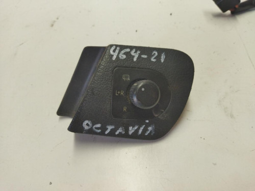  NO IDENTIFICADO SKODA OCTAVIA BERLINA (1U2) 