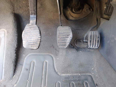 PEDAL EMBRAGUE