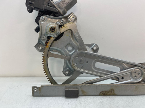ELEVALUNAS DELANTERO IZQUIERDO Toyota AURIS (E15) 