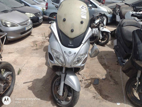 PIAGGIO (VESPA) X 9 — vehículo donante para recambios 
