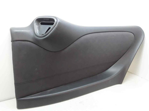 GUARNECIDO PUERTA TRASERA DERECHA Mercedes-Benz CLK (BM 209) COUPE 
