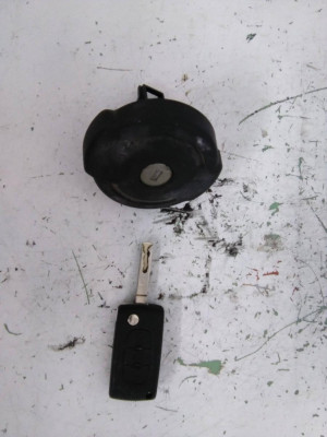 TAPON COMBUSTIBLE