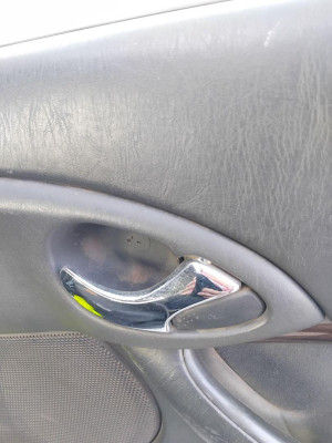 MANETA INTERIOR TRASERA DERECHA Ford Focus Familiar (CAK)(1998->)
