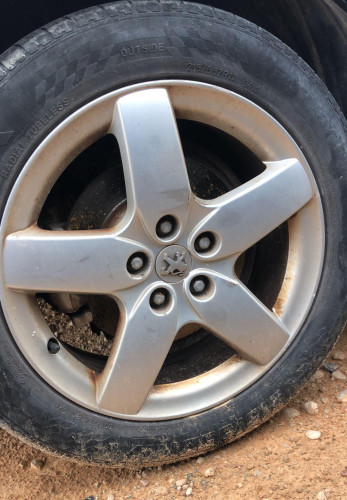 PEUGEOT 407 — vehículo donante para recambios 