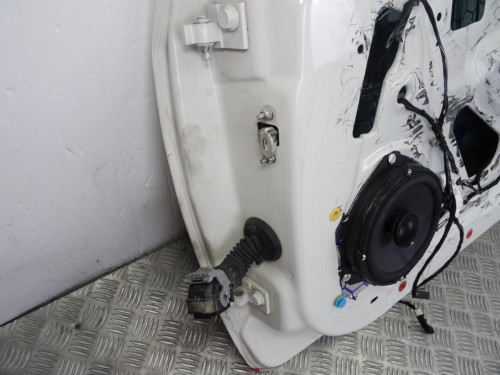 PUERTA DELANTERA DERECHA de segunda mano