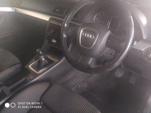  AUDI A4 BERLINA (8E) 