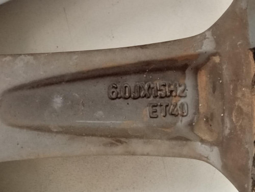 LLANTA Ford KA (CCU) 