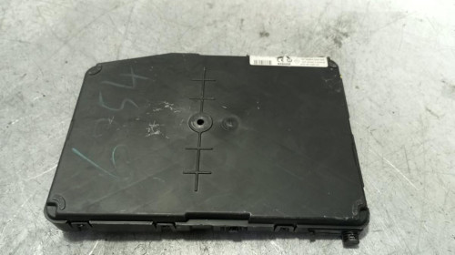 CAJA RELES / FUSIBLES RENAULT MEGANE II CLASSIC BERLINA 