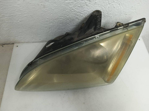 FARO IZQUIERDO Ford FOCUS BERLINA (CAP) 