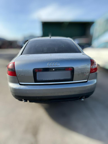  AUDI A6 BERLINA (4B2) 