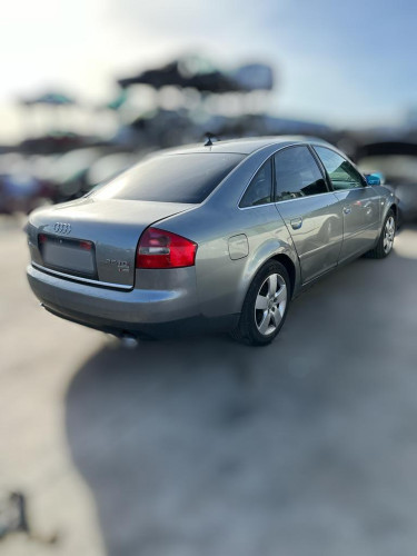  AUDI A6 BERLINA (4B2) 