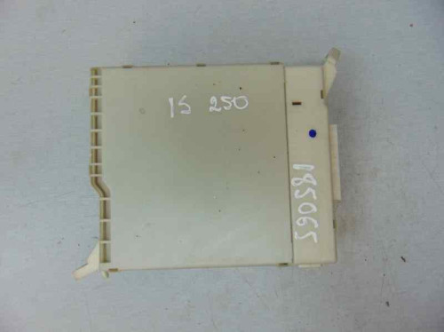  CAJA RELES / FUSIBLES LEXUS IS (DS2/IS2) 