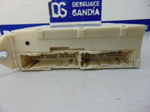  CAJA RELES / FUSIBLES LEXUS IS (DS2/IS2) 