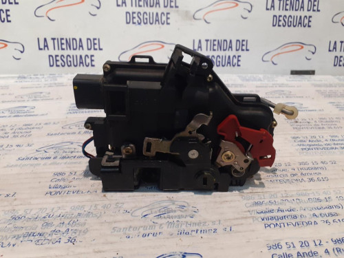  CERRADURA PUERTA TRASERA DERECHA 