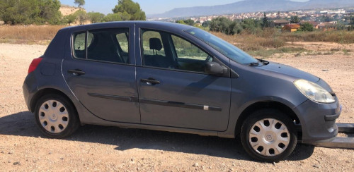 RENAULT CLIO III — автомобиль-донор на запчасти 