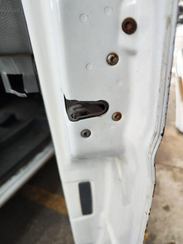 CERRADURA PUERTA DELANTERA DERECHA de segunda mano