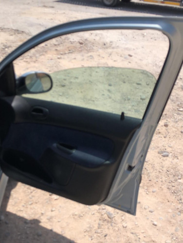 PEUGEOT 206 — vehículo donante para recambios 
