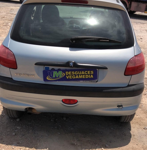 PEUGEOT 206 — vehículo donante para recambios 