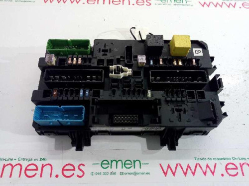  CAJA RELES / FUSIBLES Opel ASTRA H BERLINA 