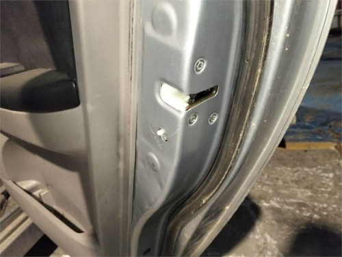 CERRADURA PUERTA TRASERA DERECHA Mitsubishi GRANDIS (NA0W) 