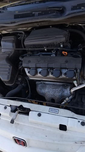 Honda Civic 5 puertas (EU7/8)(2001->) 1.6i ES — автомобиль-донор на запчасти 