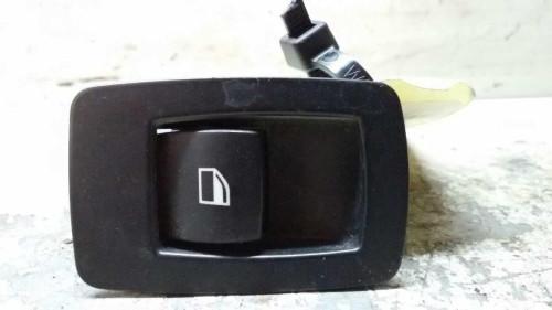 MANDO ELEVALUNAS DELANTERO DERECHO BMW SERIE 1 BERLINA (E81/E87) 