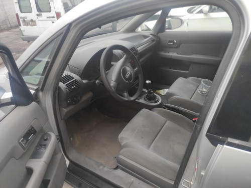 AUDI A2 (8Z) — vehículo donante para recambios 