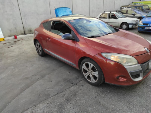 RENAULT MEGANE III COUPE — vehículo donante para recambios 