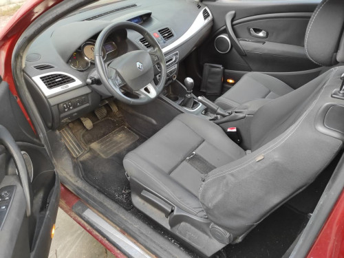 RENAULT MEGANE III COUPE — vehículo donante para recambios 