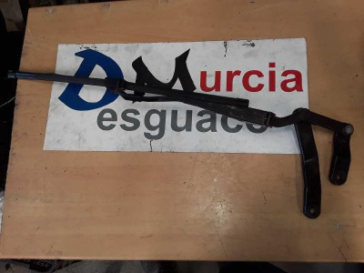 BRAZO LIMPIA DELANTERO DERECHO
