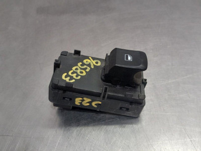 MANDO ELEVALUNAS DELANTERO DERECHO, MG, ZS