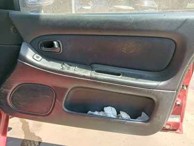 MAZDA 323 C/F/S BERLINA (BA)