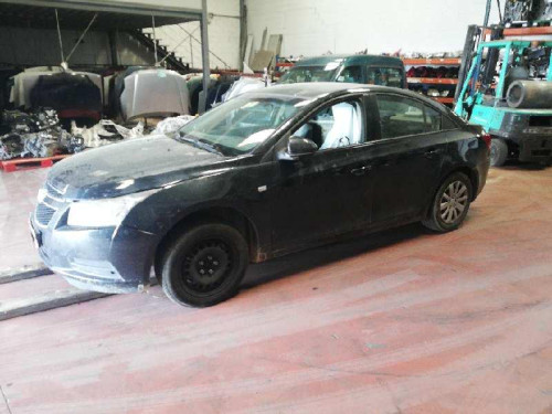 CHEVROLET CRUZE — vehículo donante para recambios 