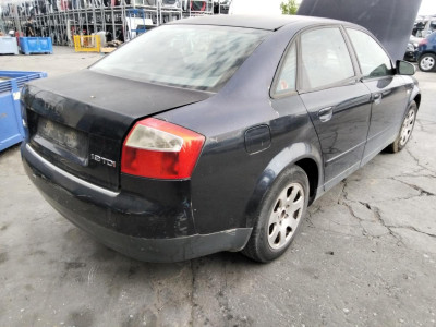 AUDI A4 BERLINA (8E)