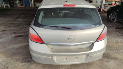 OPEL ASTRA H BERLINA